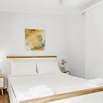 Blue Waves Oceanida Apartman