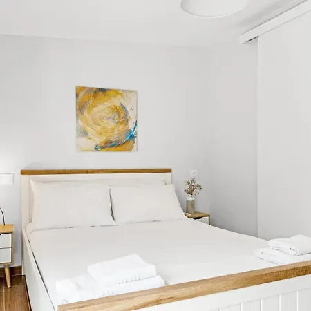 Blue Waves Oceanida Apartament Nikiana