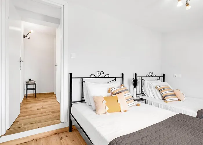 Blue Waves Oceanida Apartamento Nikiana